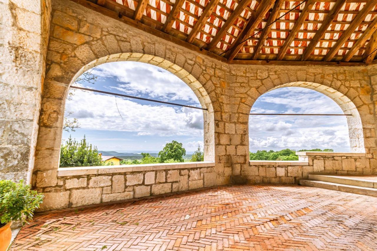 Vila Brinovka Kostanjevica na Krasu Buitenkant foto